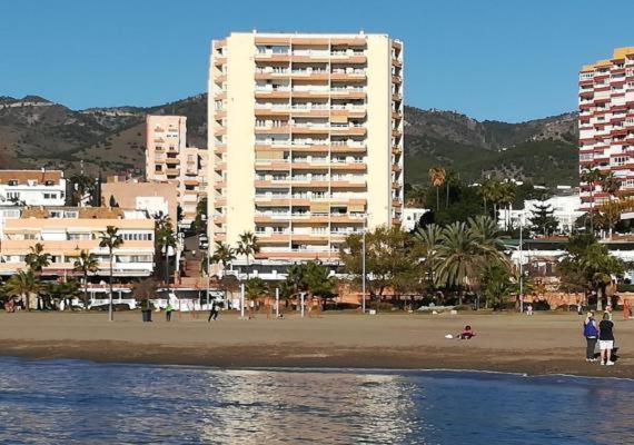 Cozy Apartment With First Line Seaview In Perfect Location, Near The Marina ベナルマデナ エクステリア 写真