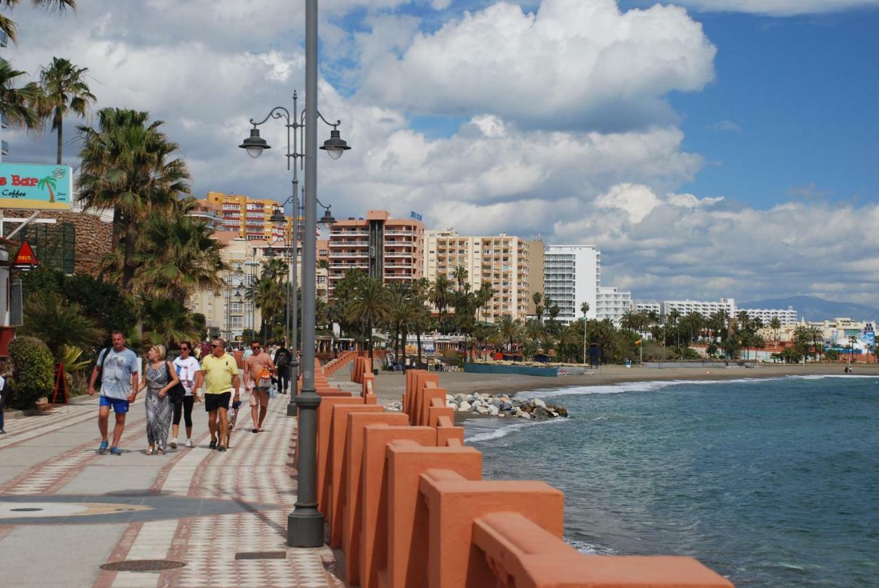 Cozy Apartment With First Line Seaview In Perfect Location, Near The Marina ベナルマデナ エクステリア 写真
