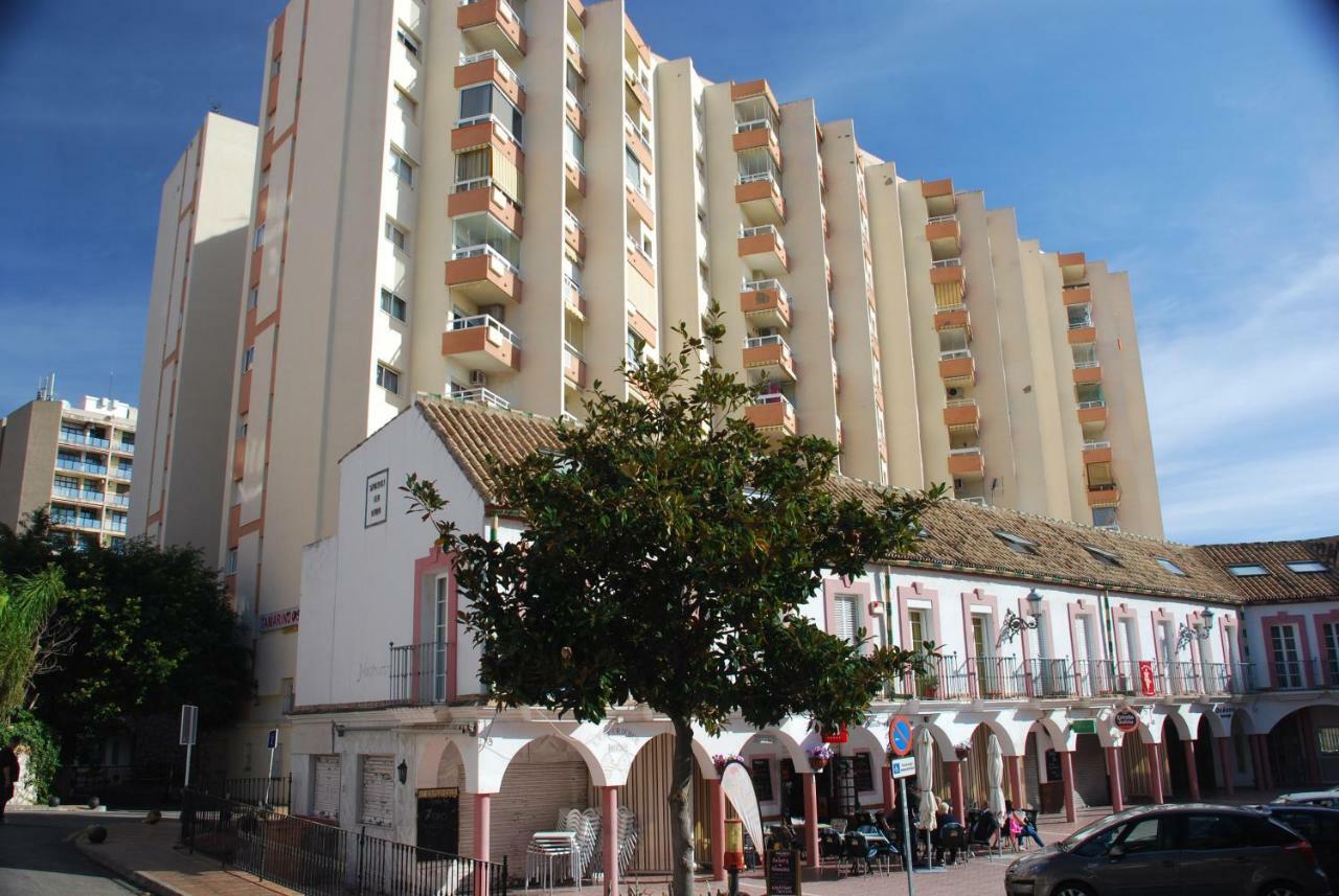 Cozy Apartment With First Line Seaview In Perfect Location, Near The Marina ベナルマデナ エクステリア 写真